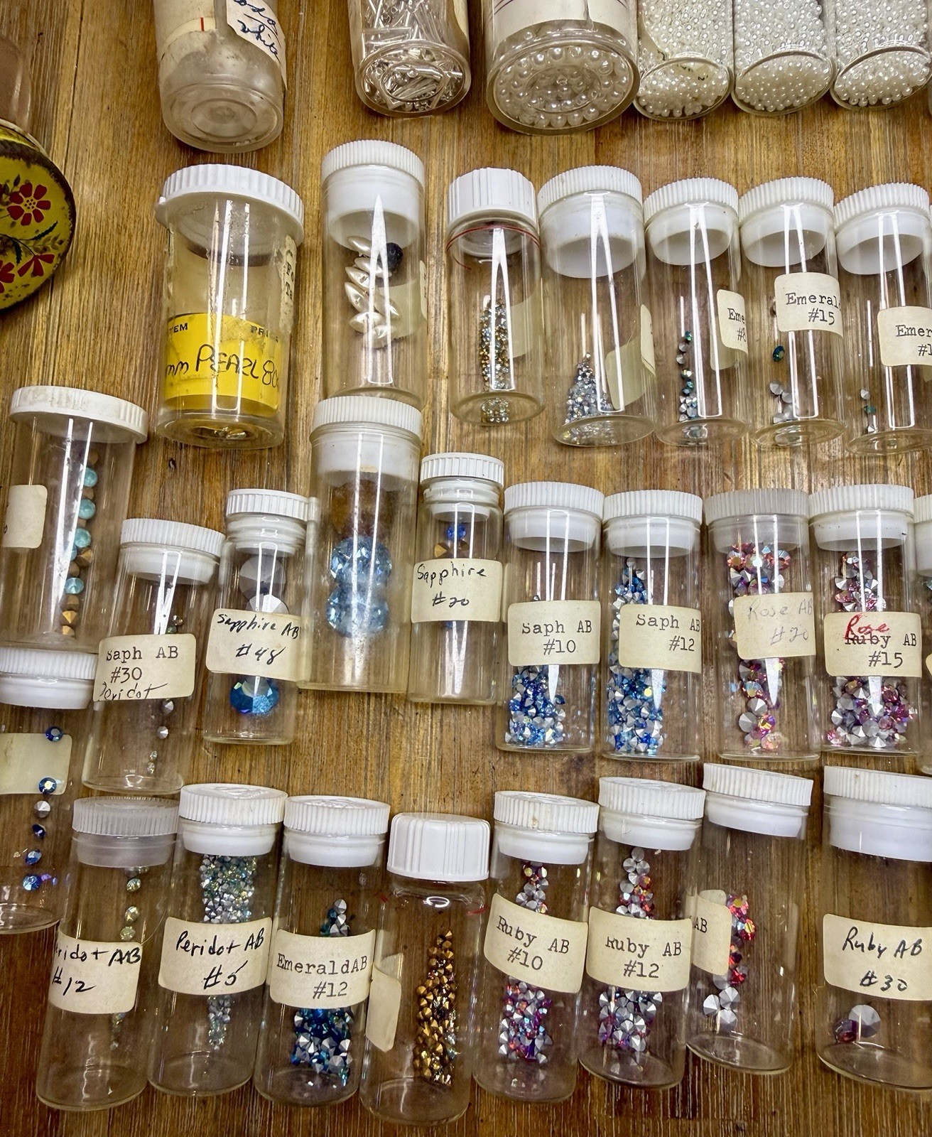 VNTG AB Swarovski Crystals (?) 1,000+ piece lot replacement jewelry set READ