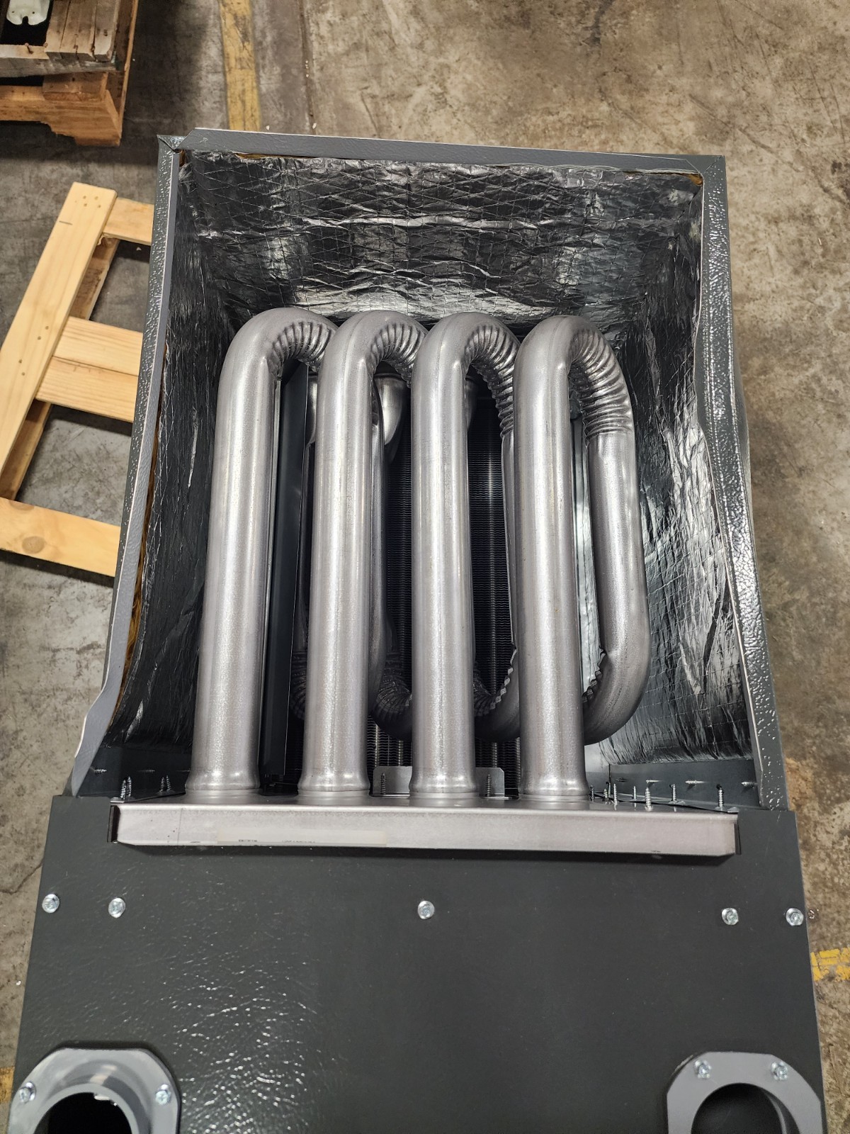 Goodman 80000 BTU 80% Upflow Gas Furnace, GR9S800803BN, Scratch & Dent