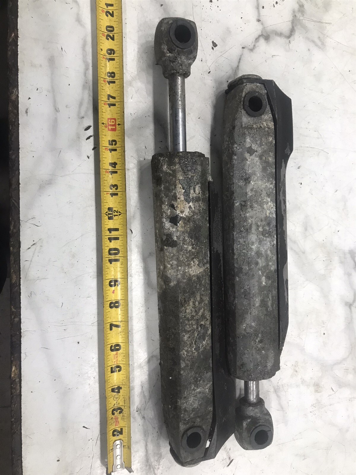 Volvo Penta Stern out drive outdrive trim tilt lift hydraulic cylinders NO SALT