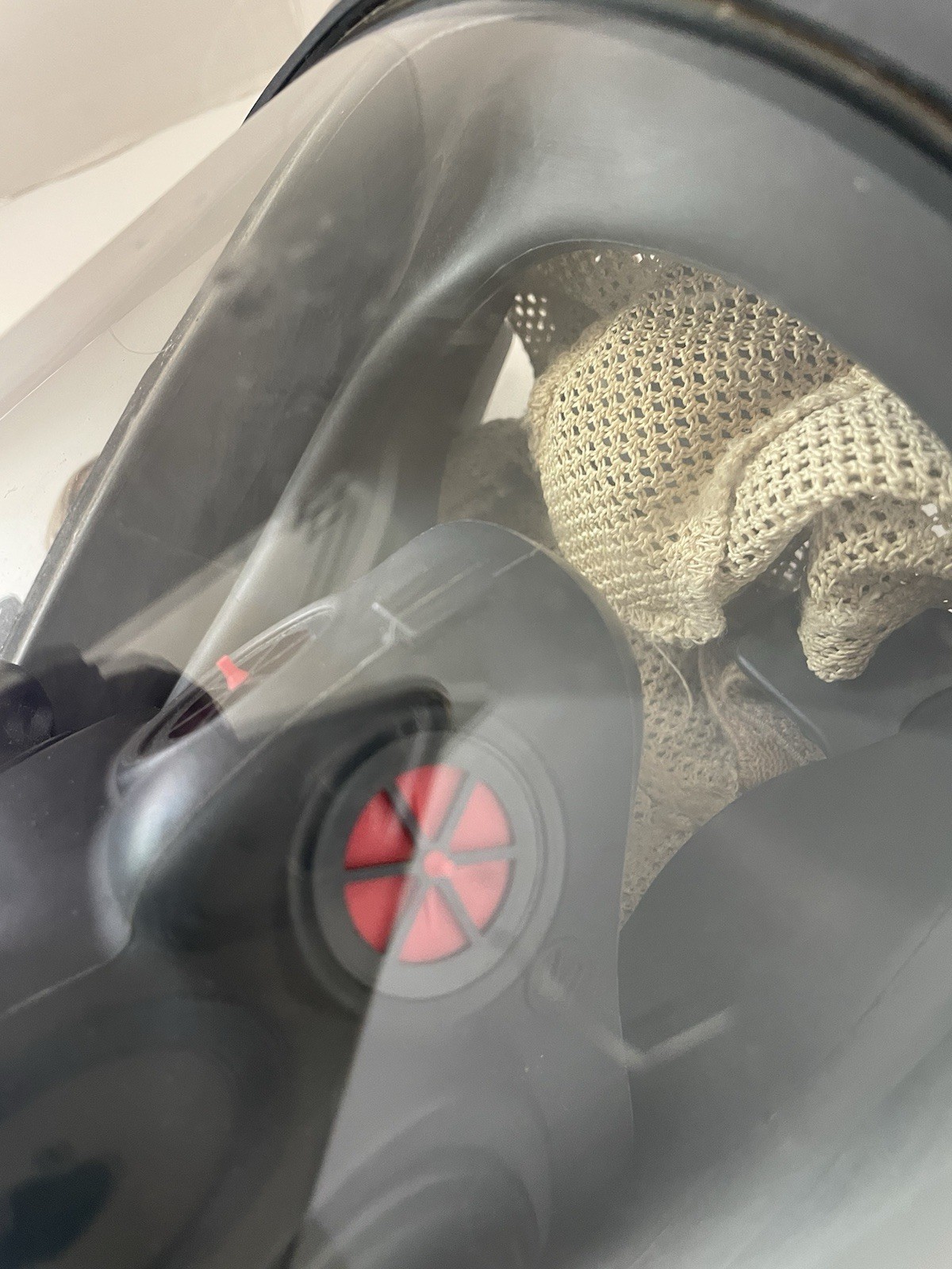 Scott AV-3000 Mask w/ KEVLAR NETTING Firefighter MASK Size Medium READ Scratched