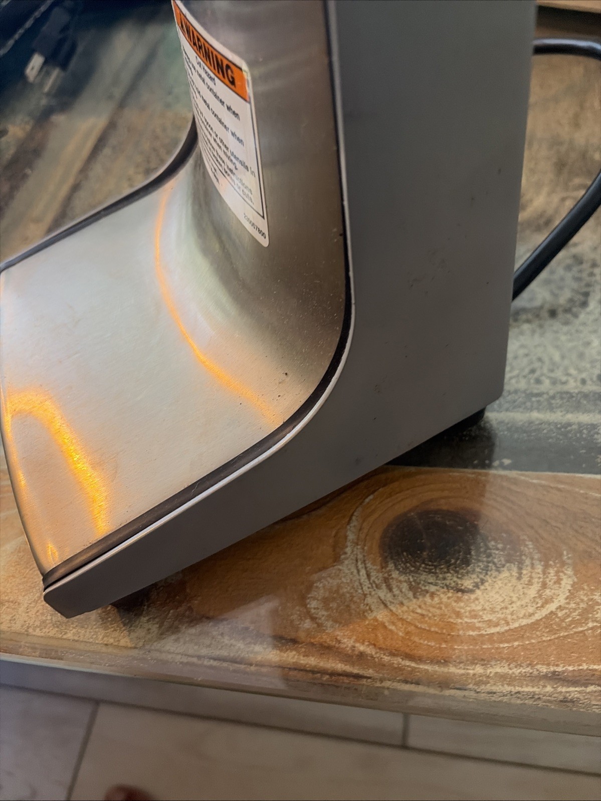 HAMILTON BEACH COMMERCIAL 3 SPEED 936 19.5" STANDING SPINDLE SHAKE DRINK MIXER