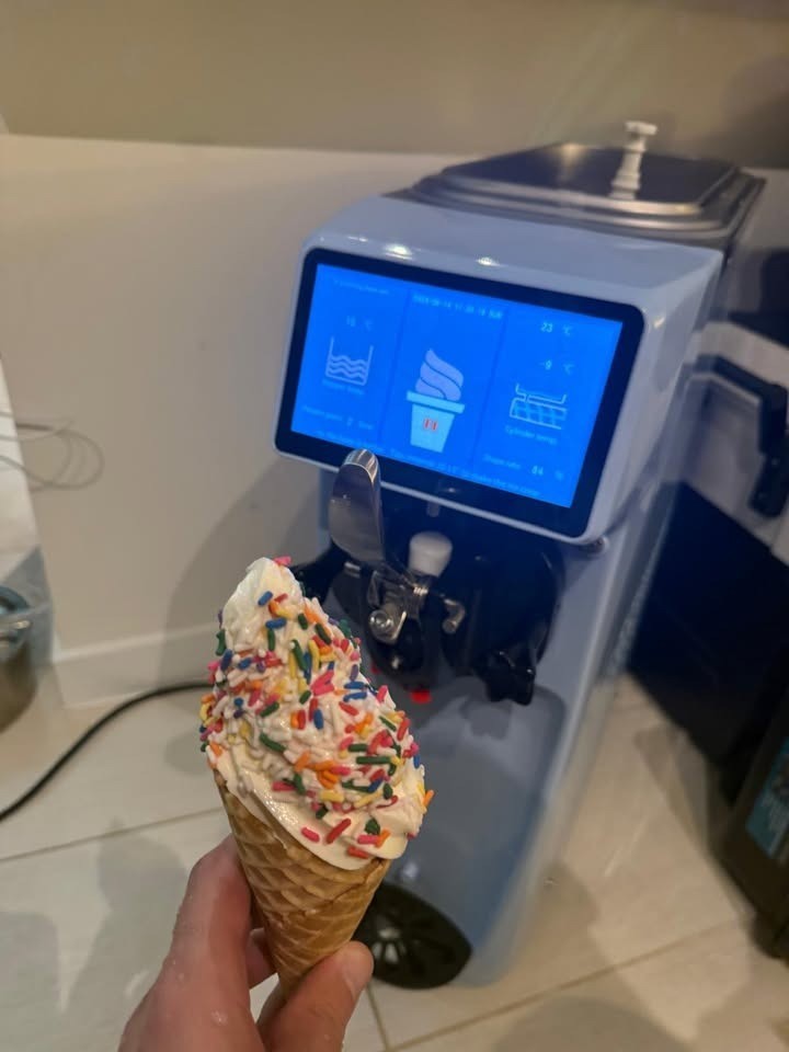 Gseice Commercial Soft Serve Ice Cream Machine – Works – Touchscreen Wash Button
