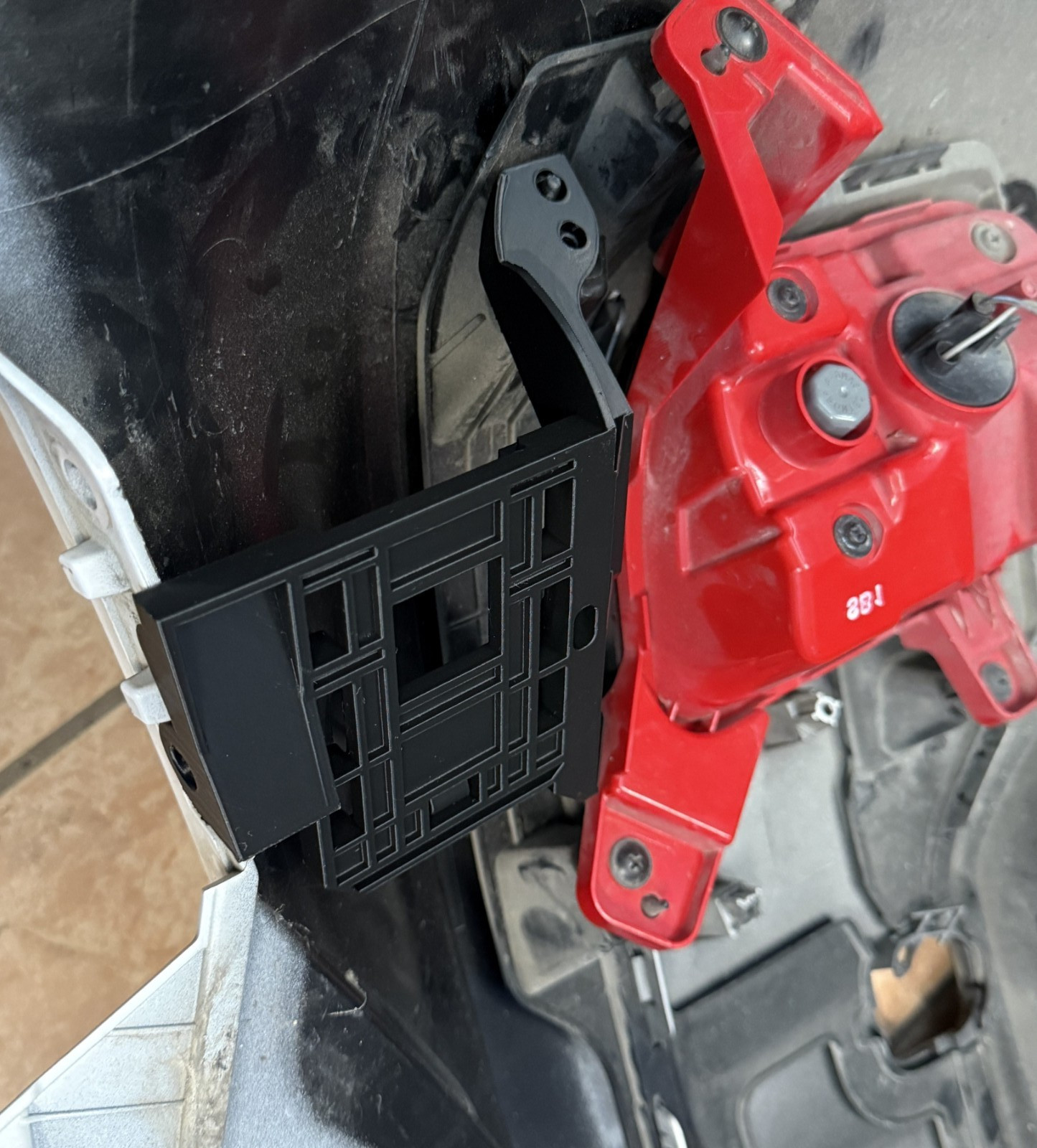 After-market 2023-2025 Kia Telluride Rear-Left Blind Spot Bracket 99140-S9050