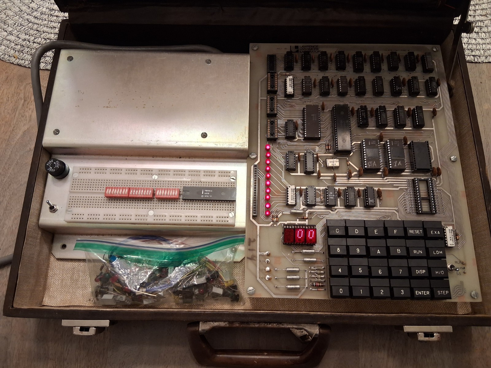 1976 Lawrence Livermore Laboratory MST-80 Intel 8080 Training Computer Powers On