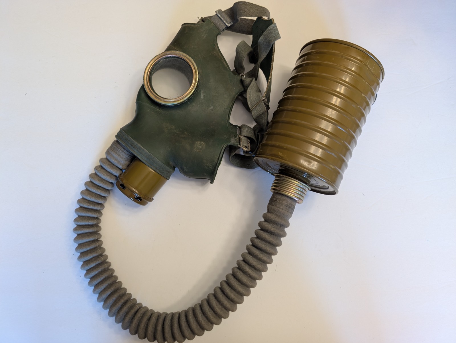 Soviet GP-4u gas mask size 2 -- IN USA