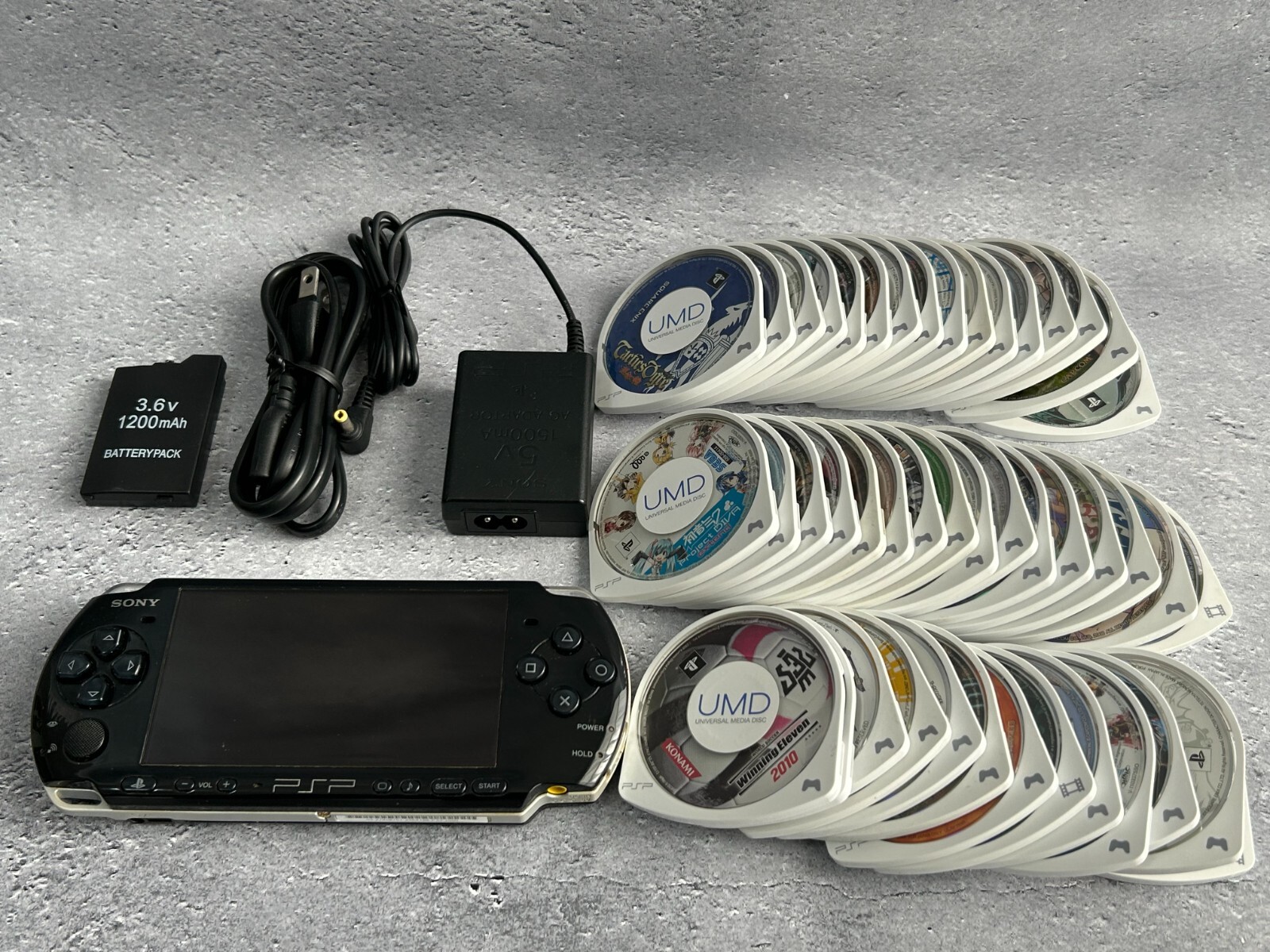 Sony PSP-3000 Console / battery＋charger＋memory stick random 3 games from US