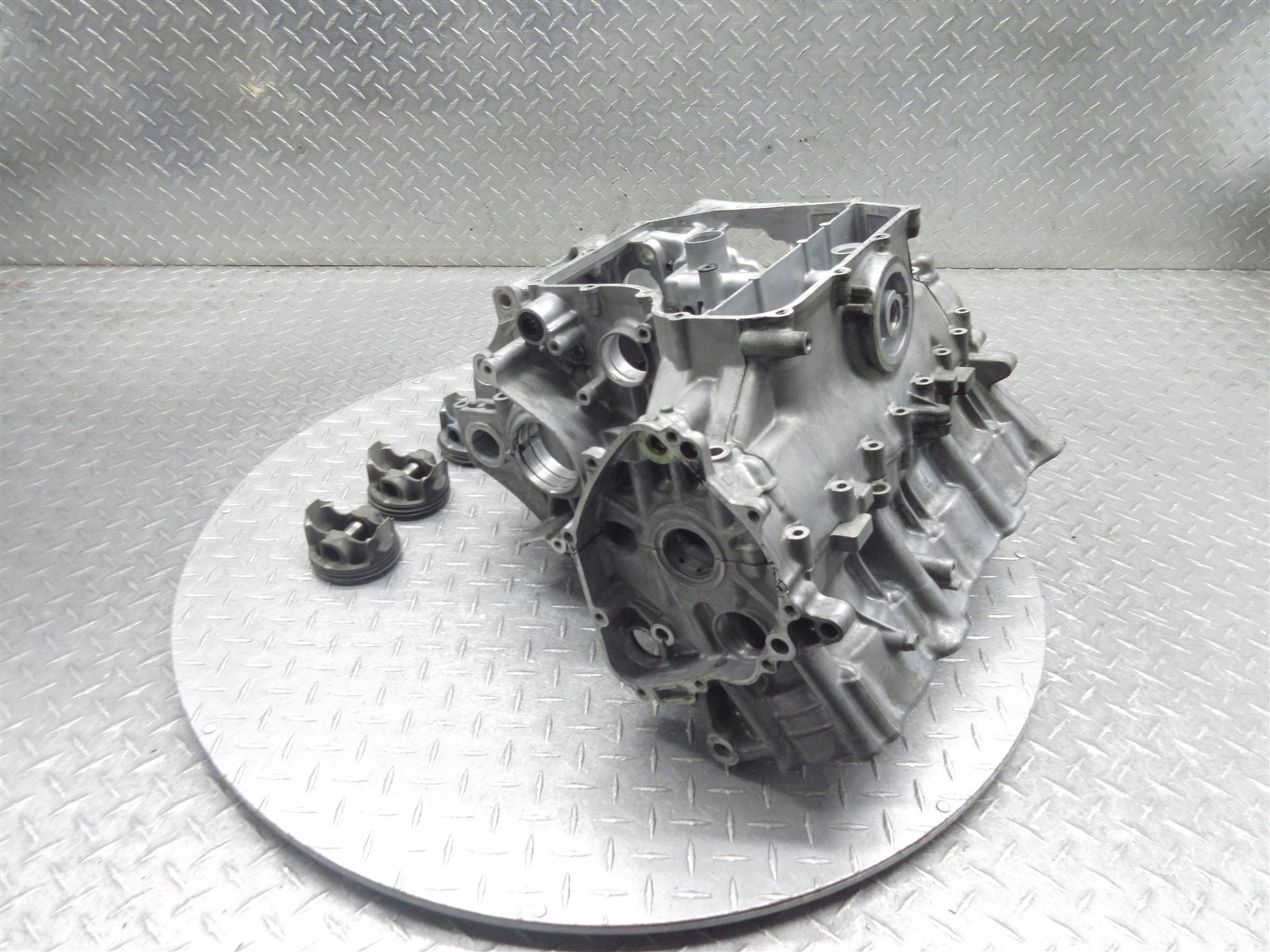 2000 00-01 Honda CBR929RR CBR 929RR CBR900RR Crankcase Case Engine Block Piston