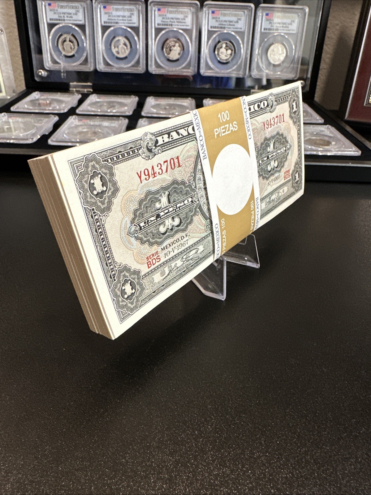 100 CONSECUTIVE 1 PESO BANKNOTES 1967 AZTEC CALENDAR MEXICAN CURRENCY MONEY !