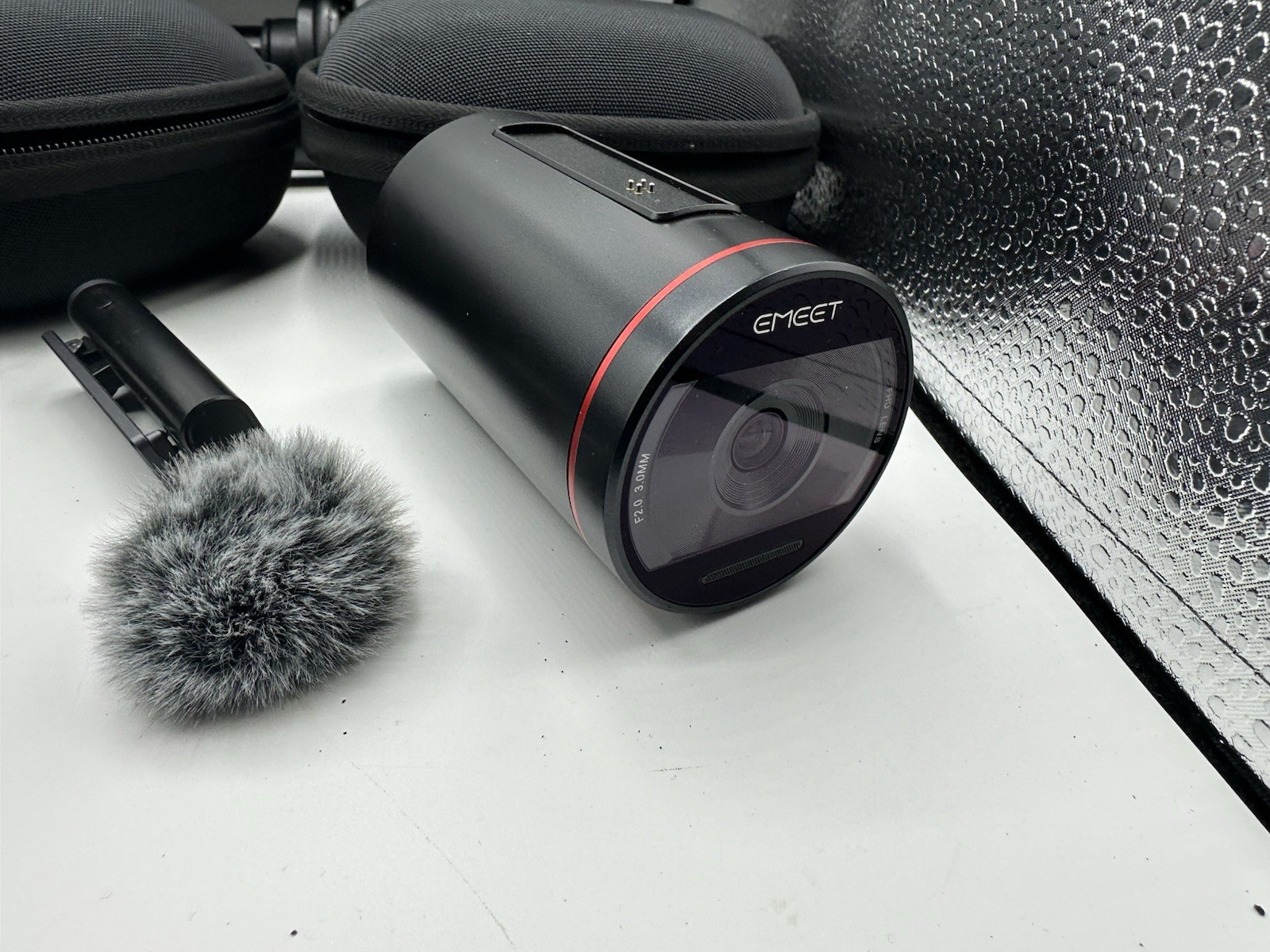 Emeet Streamcam One Set Three Cameras Mics SD Cards Tripod Cases