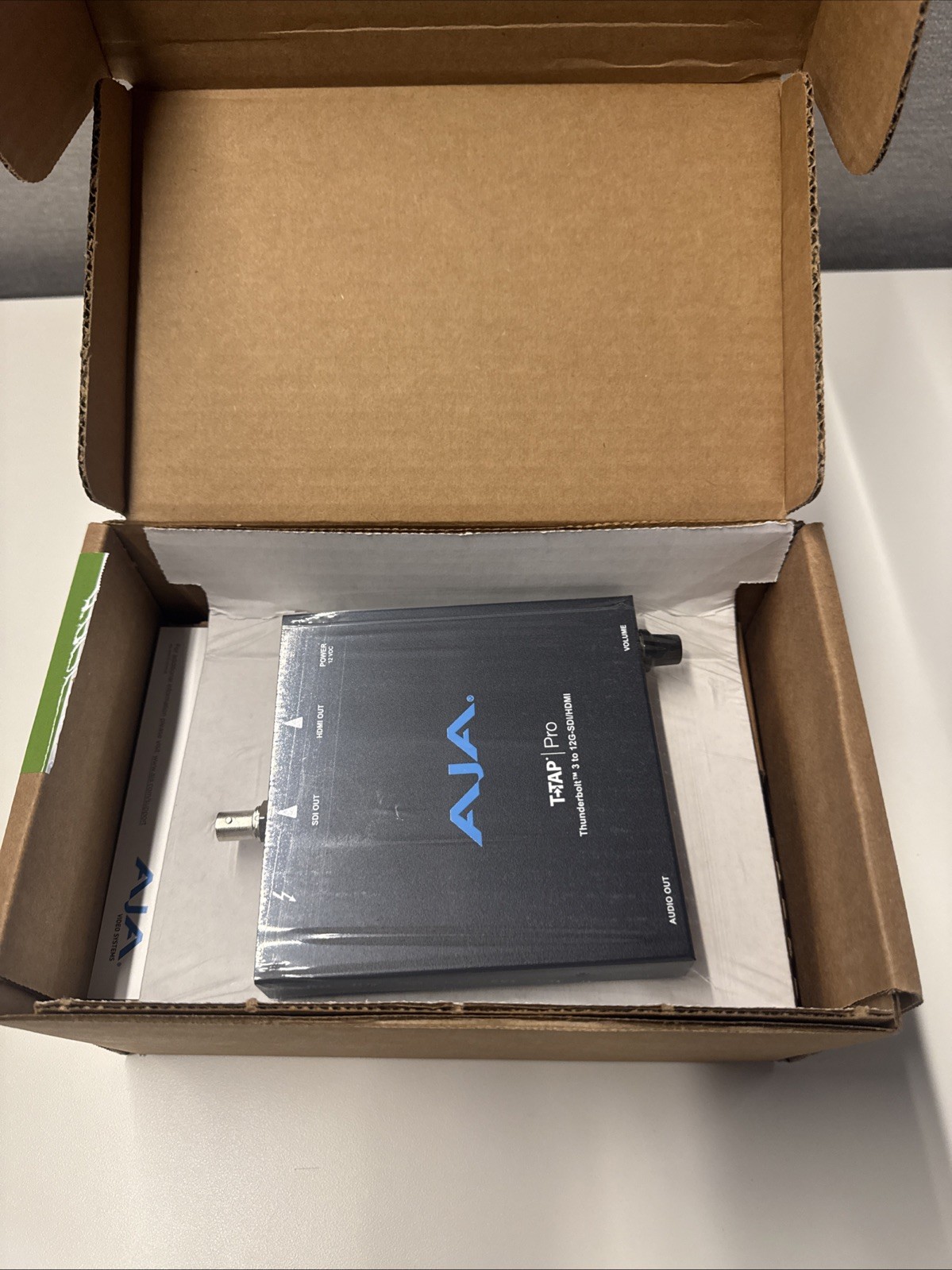 AJA T-TAP-PRO-R0 Thunderbolt Monitor Output 4K HDR 12G-SDI HDMI 2.0