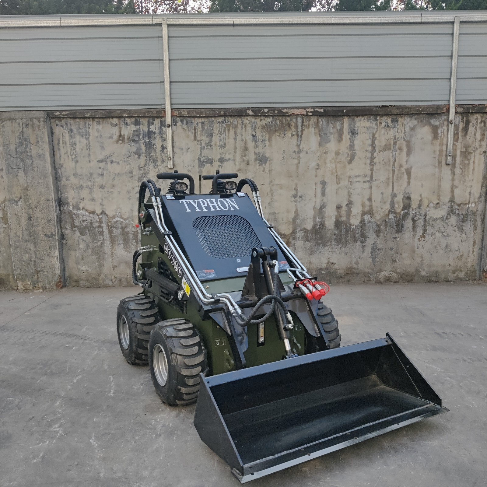 Honda 22.1 HP Mini Skid Steer Loader Wheel, New, Free Shipping