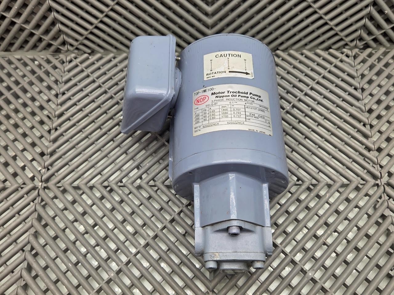 Nippon TOP-1ME100-11MA Trochoid Pump / 3-Phase Induction Motor / EELQ-8T