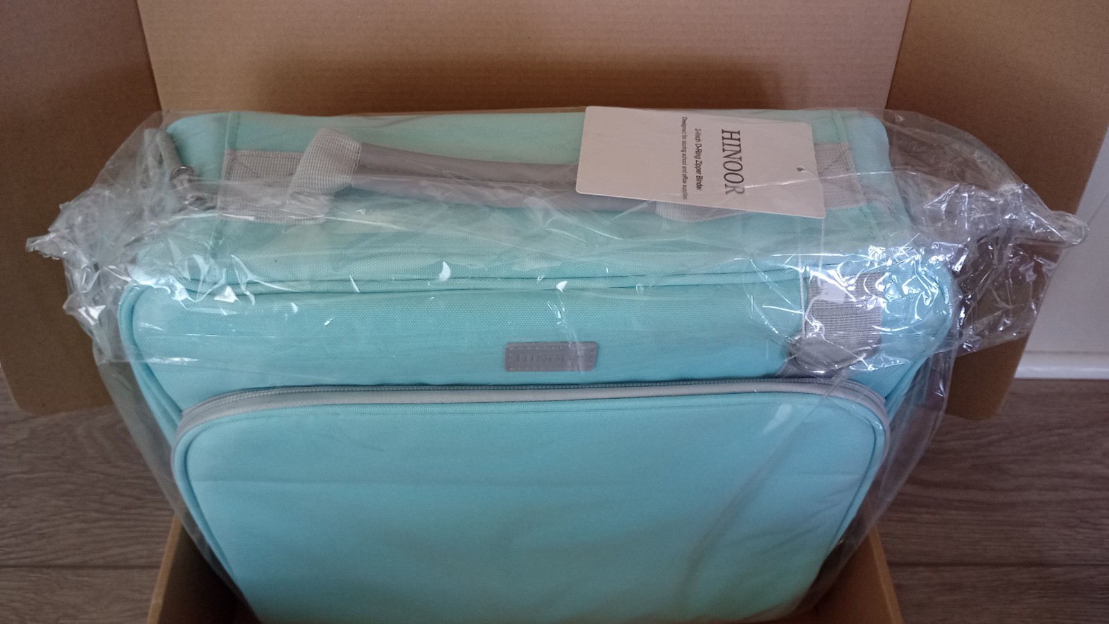 3-Inch D-Ring Zipper Binder With Shoulder Strap, 700 Sheets Capacity Mint Green