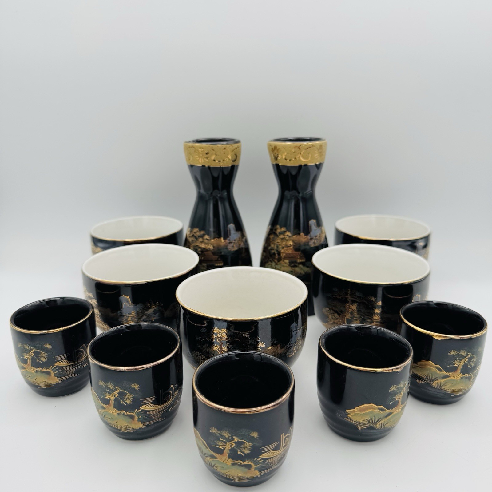Japanese Osaka Sake Set 2 Pitcher 10 Cup Black And Gold