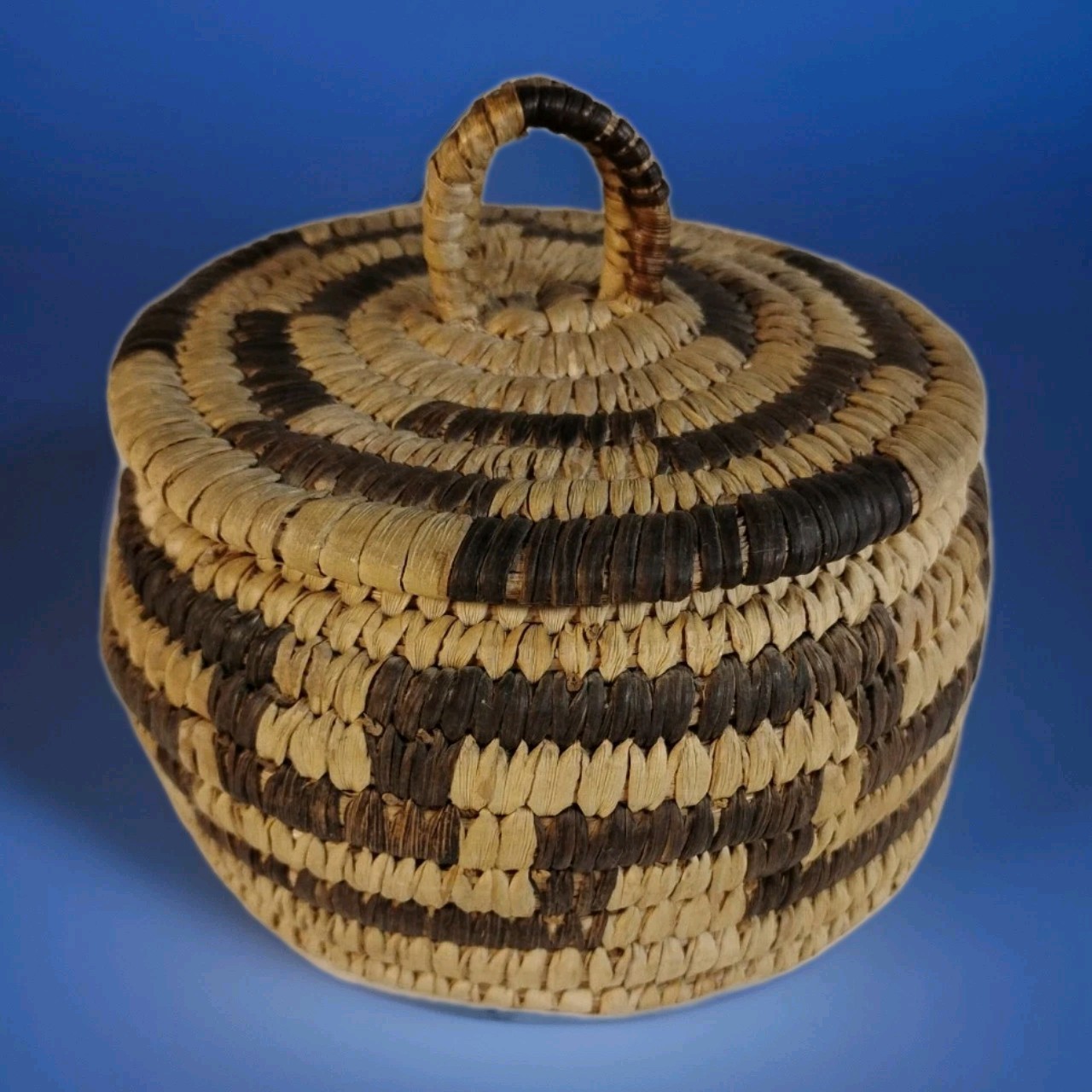 Vintage Pima Or Papago Basket With Lid Handwoven