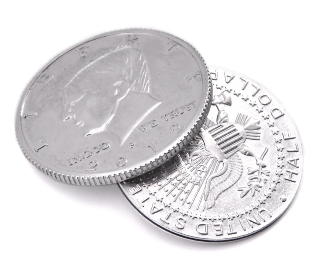 Magic Trick Gimmick Half Dollar Magnetic Flipper Coin Close Up Magician Tool T11