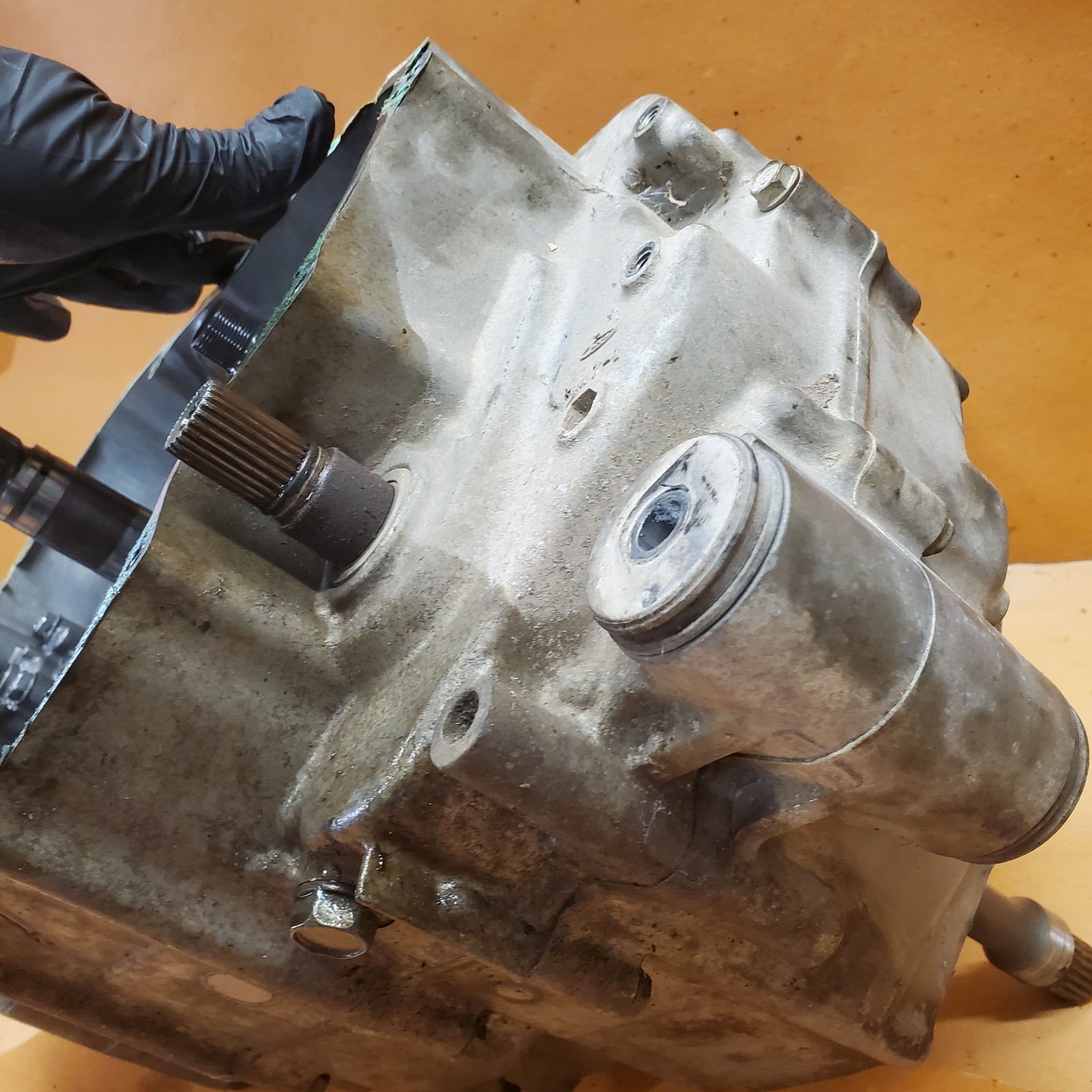 1997 Honda Foreman 400 4x4 Engine Motor Block Crank Case Crankcase Shaft Bottom