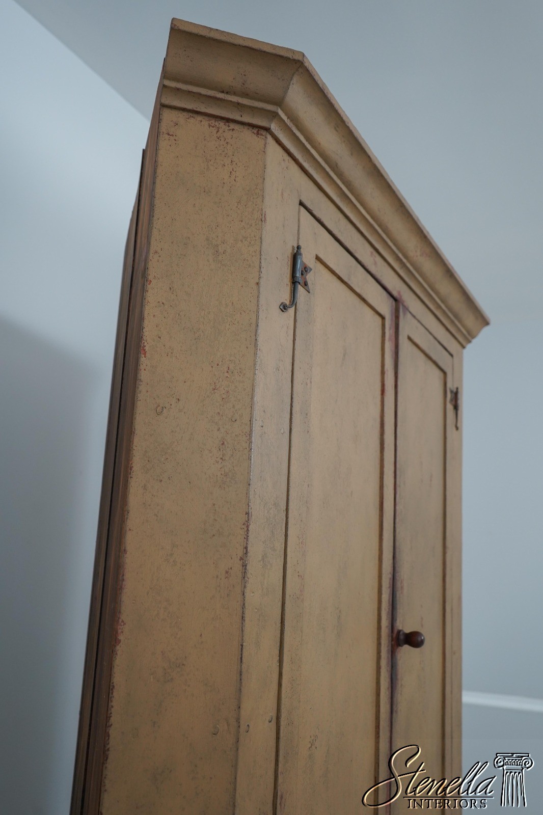 L60554: J.MURPHY Hand Crafted Painted Country Corner Cabinet
