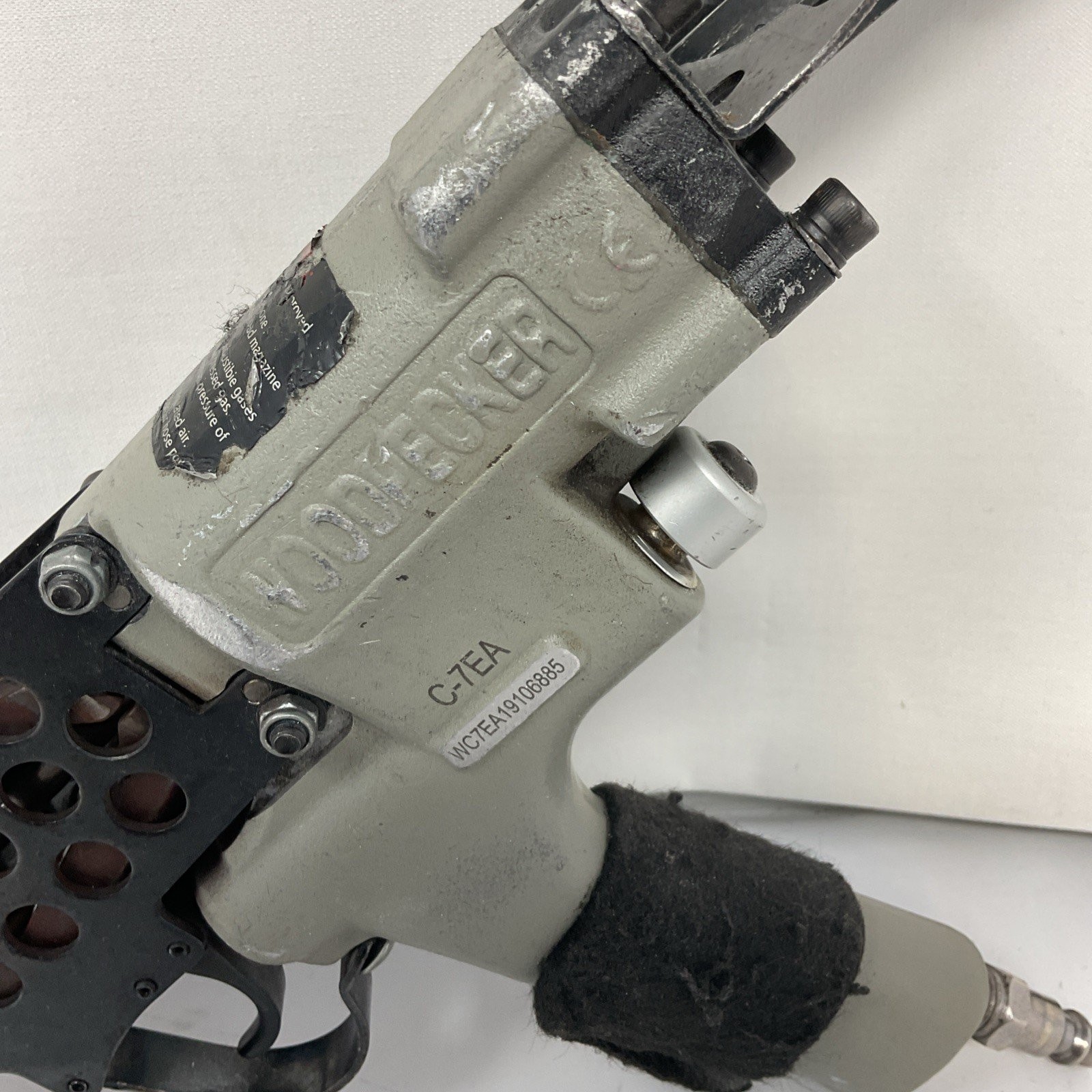 WOODPECKER C-7EA 15 Gauge Pneumatic Hog Ring Gun 3/4-Inch with Slim Long Nose