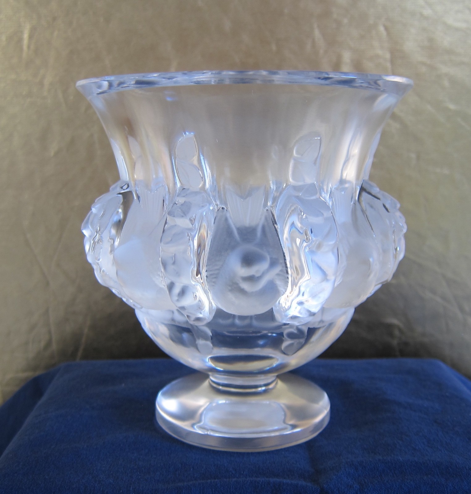 SIGNED Vintage Lalique Frosted Glass Satin Crystal Dampierre Bird Vase