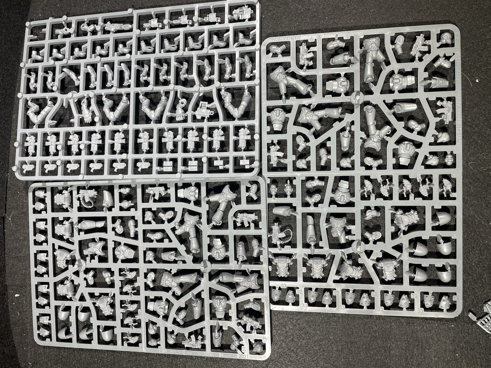 Warhammer 30k / Horus Heresy Space Marine Legionaires bits Lot & Special Weapons