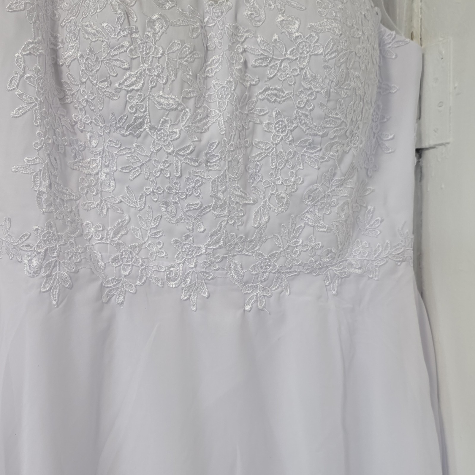 Geforsp White Lace Sleeveless V Neck Corset Wedding Dress 100% Polyester