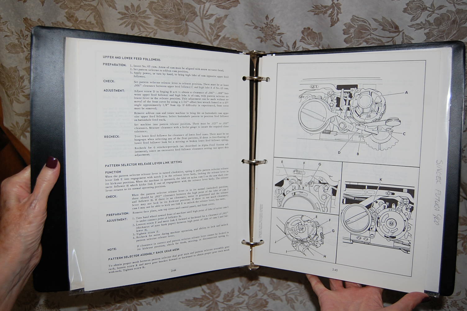 Professional Service Manual on CD for Singer 900 and 920 Futura Sewing Machines