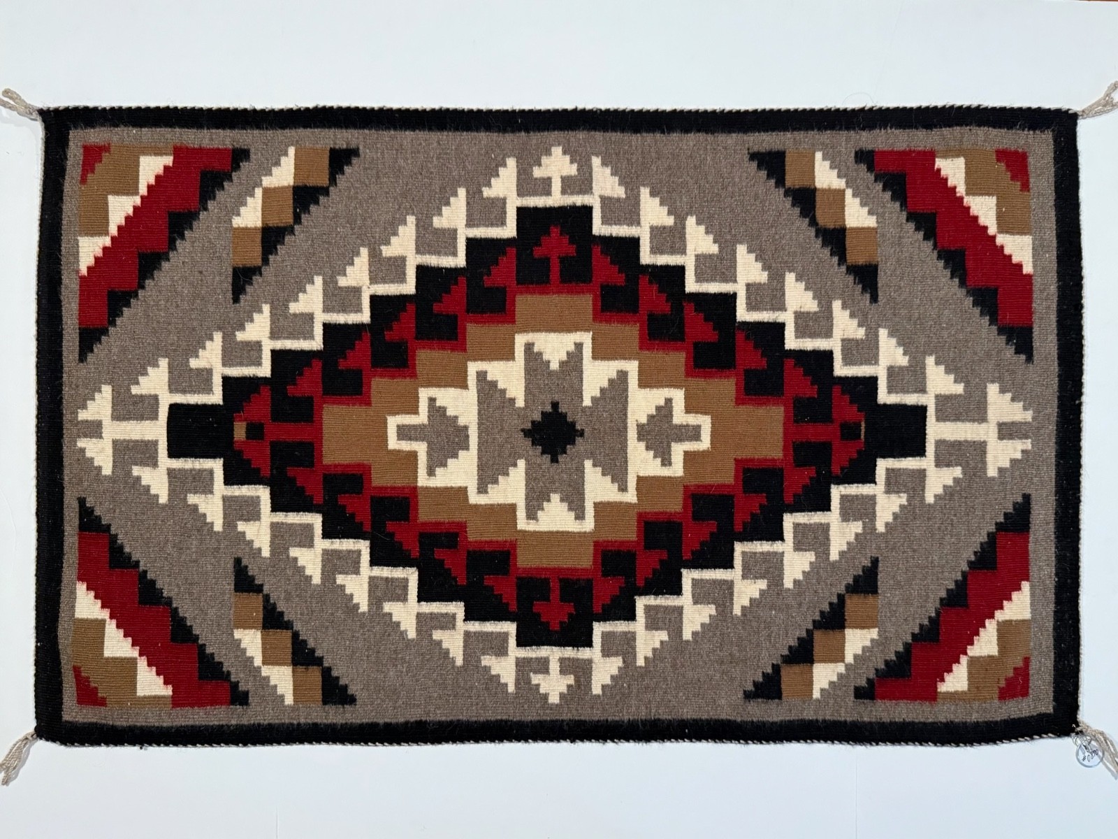 OUTSTANDING NAVAJO GANADO RUG / TAPESTRY,2-TONE(OLIVE-TAN) BACKGROUND, MINT, NR!