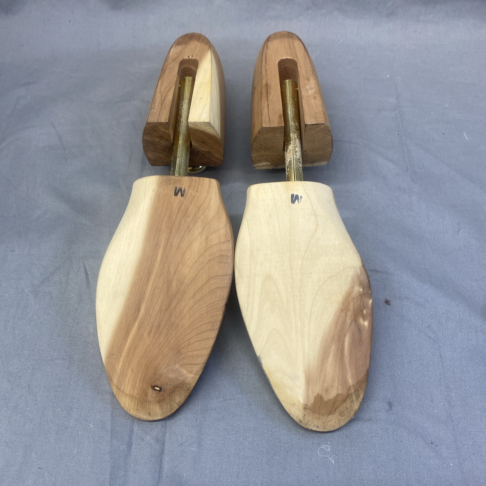 2JOHNSTON & MURPHY Shoe Tree Cedar Wood Insert Keepers Stretchers M