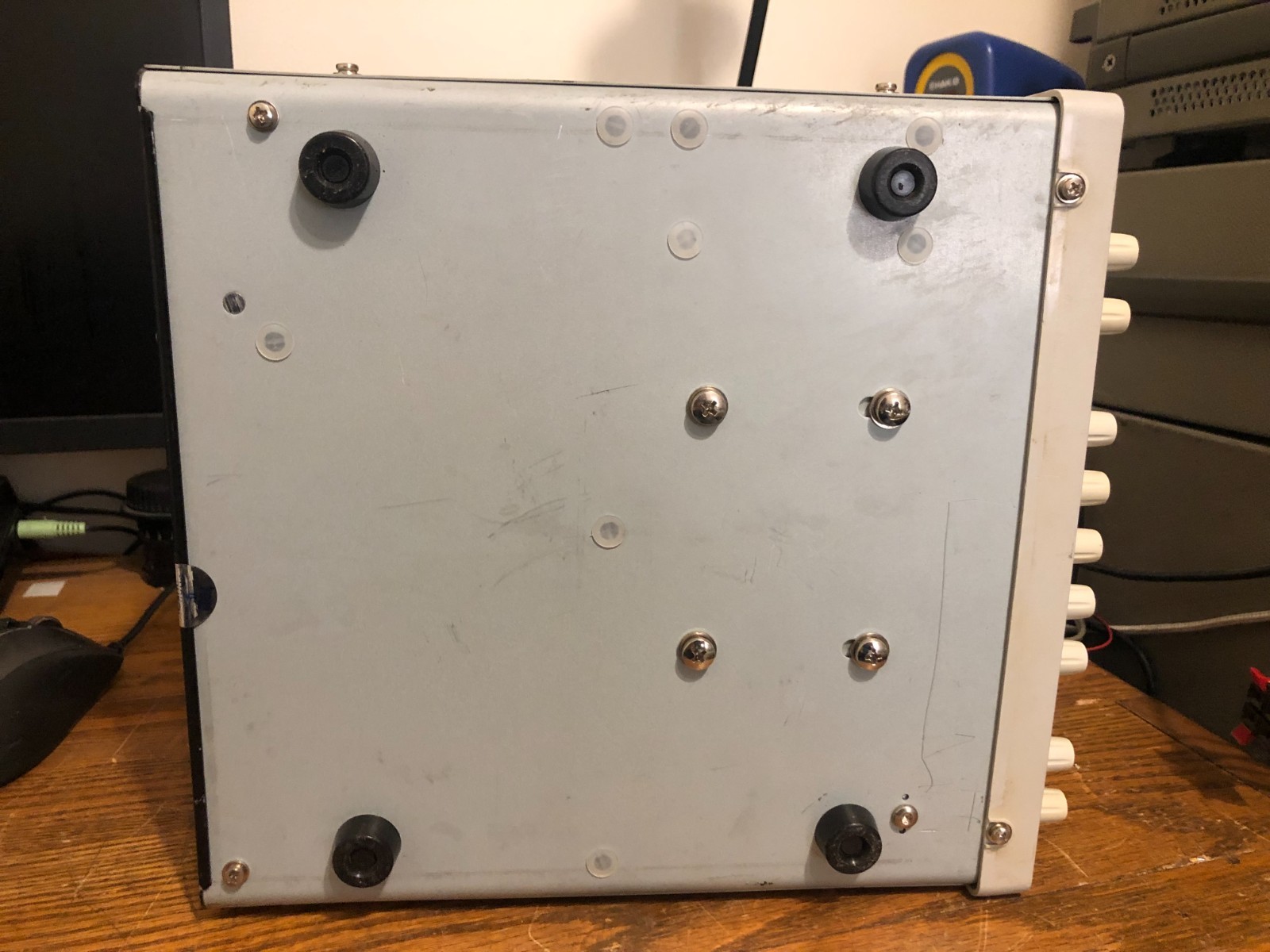 Working Tenma Quad Output Independent Linear Regulated DC Power Supply