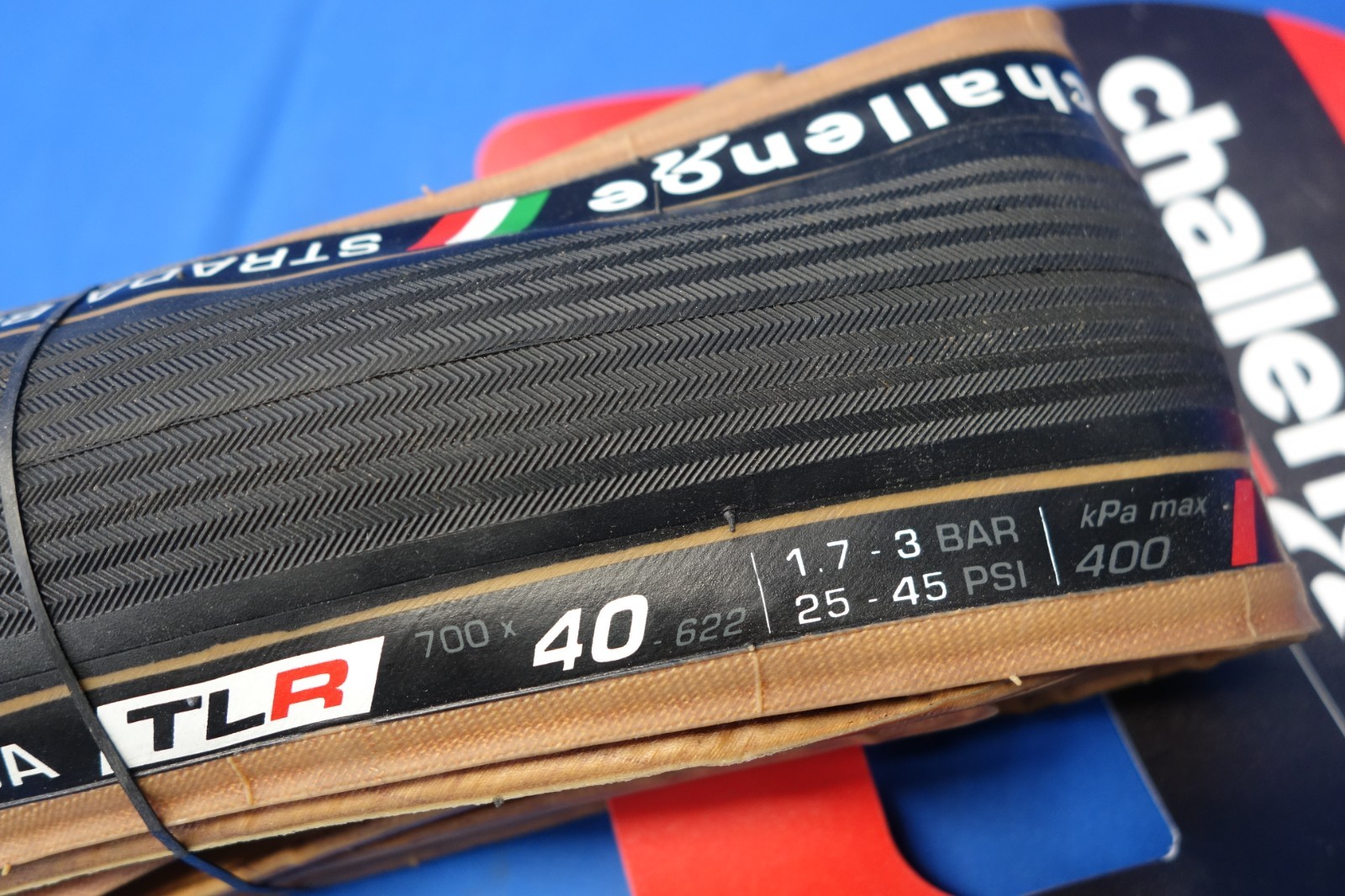 New Challenge Strada Bianca TLR 700 x 40c Gravel, Touring Bike Tire -Black/Brown