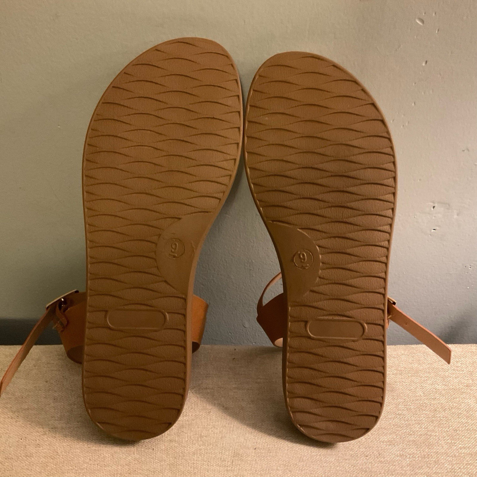 Kate Park Brown Strappy Flat Buckle Sandals Women’s Size 9 NWOB