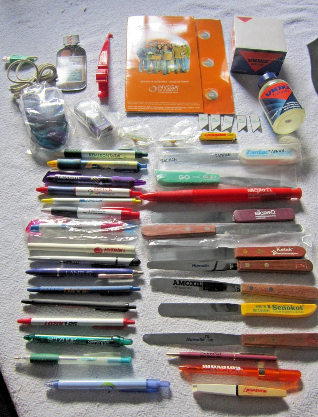 Pharmaceutical Drug Rep Promo Items Pens Spatulas Pharmacy Gift Pins Car Clock