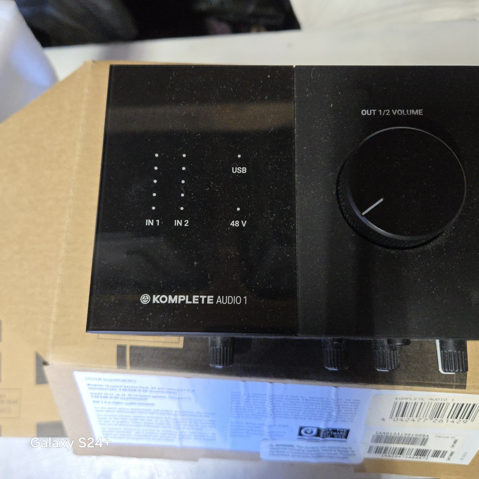 NATIVE INSTRUMENTS　KOMPLETE AUDIO 2 sound product guitar used good condition