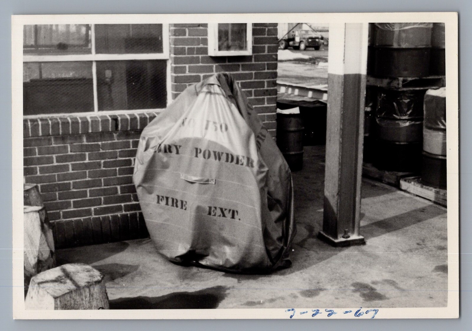 1967 Gulf Oil & Gas Vintage 4.25 x 3 Photo Pipeline Hog Island Pennsylvania 9478