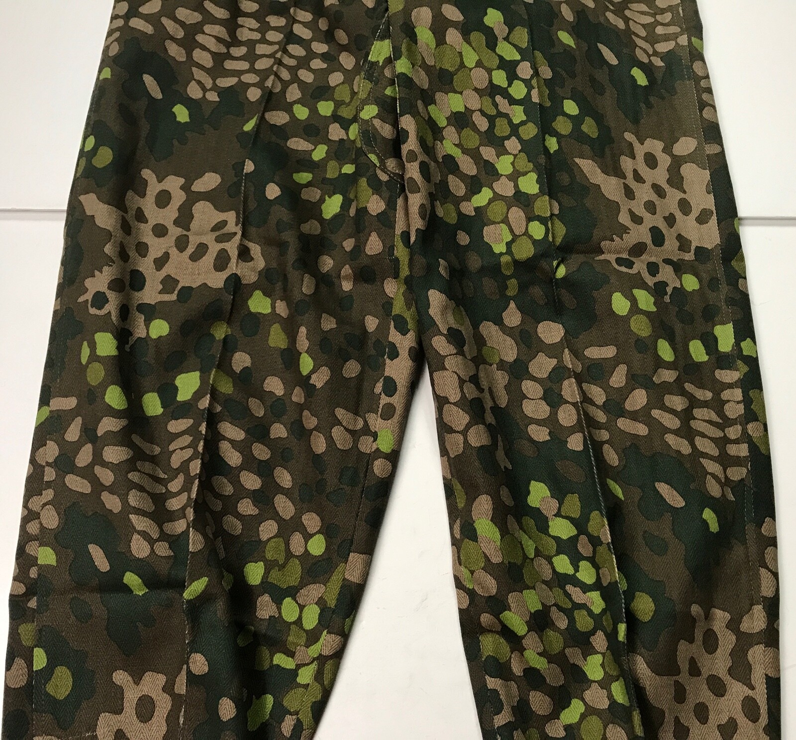 WWII GERMAN WAFFEN DOT 44 CAMO FIELD TROUSERS- SIZE 3 34-36 WAIST