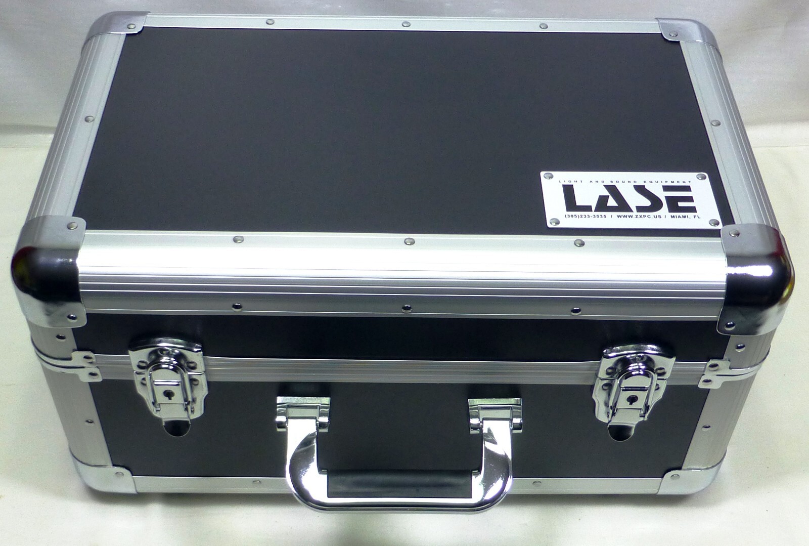 7" Vinyl Record Double Compartment Euro Style Case ( holds 200 plus 7" 45 rpm) .