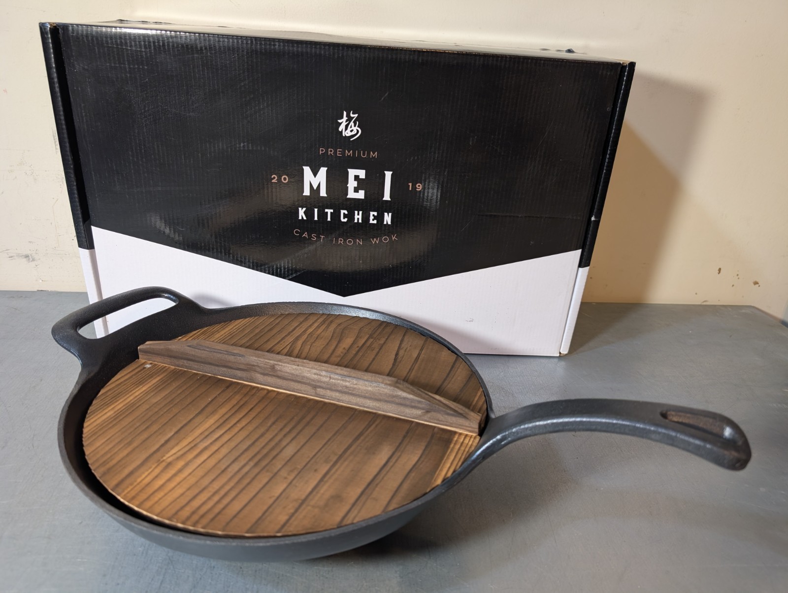 Premium MEI Kitchen 12.5" Enameled Cast Iron Wok w/Lid