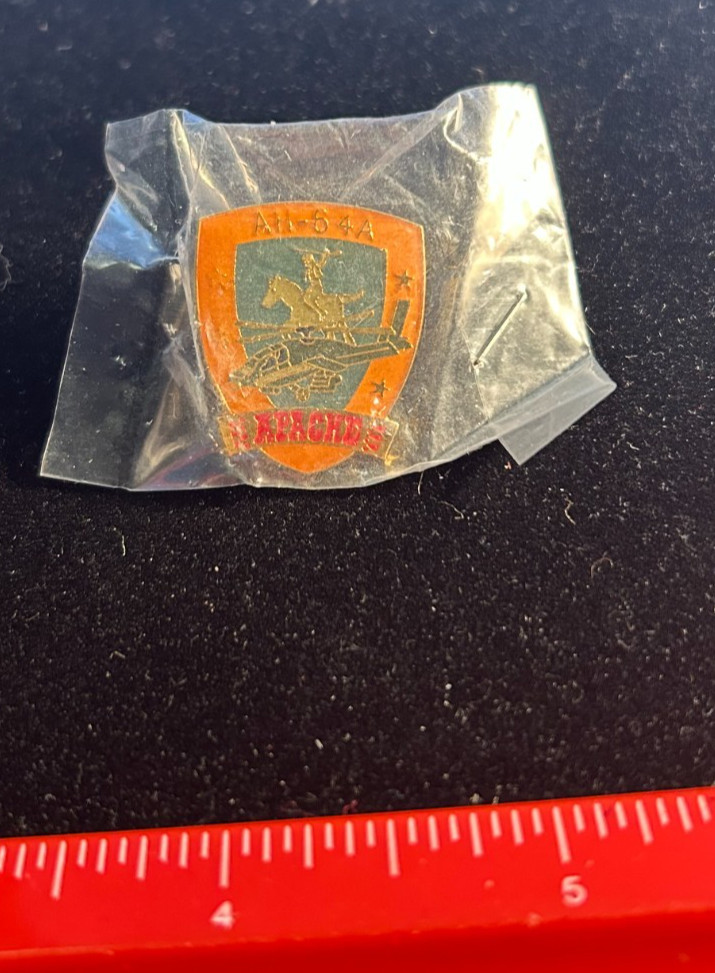NEW United States Army Apache AH-64A Attack Helicopter Collectable Lapel Pin