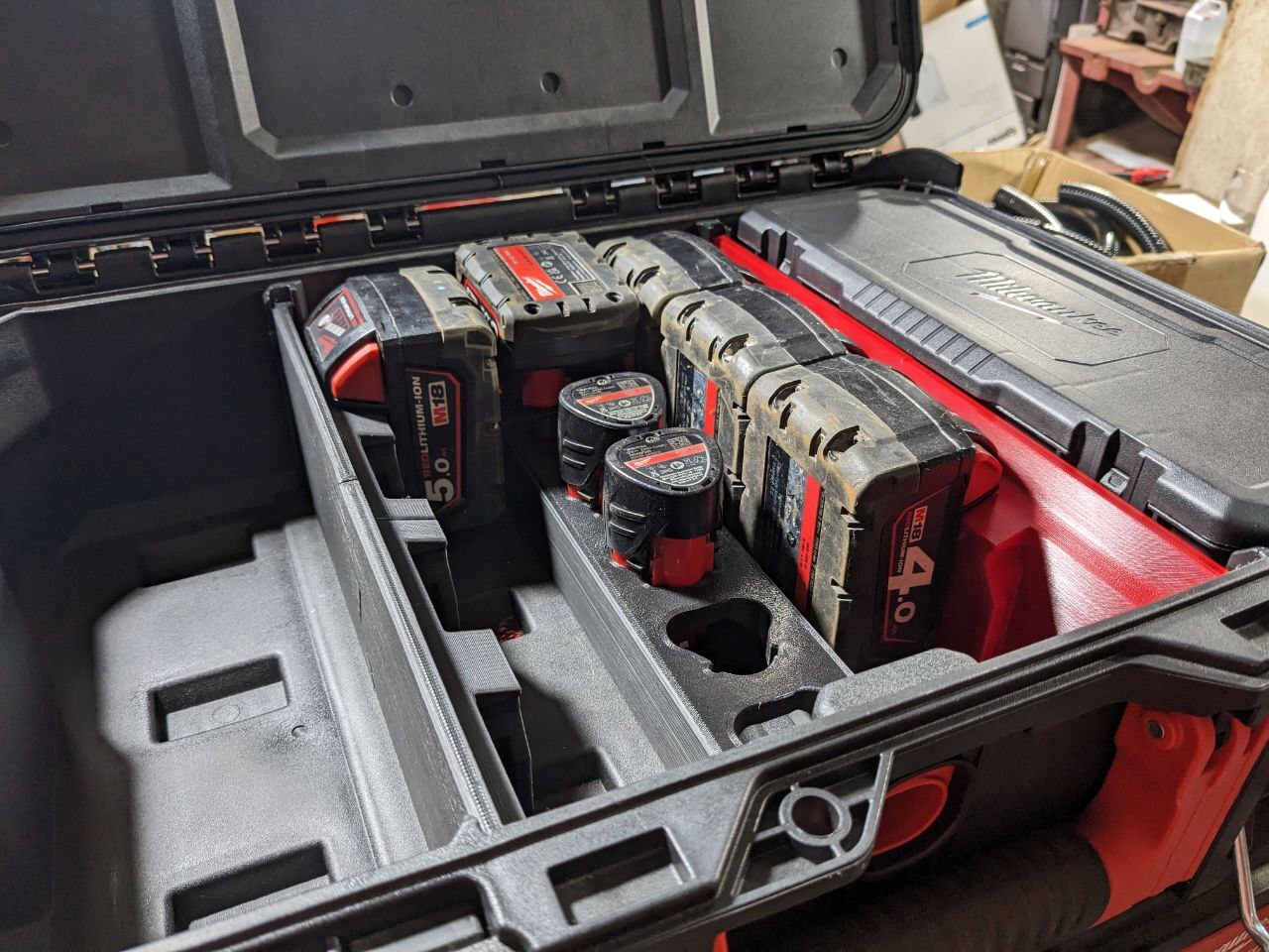 Milwaukee PACKOUT integrated battery storage M12, M18 external/internal