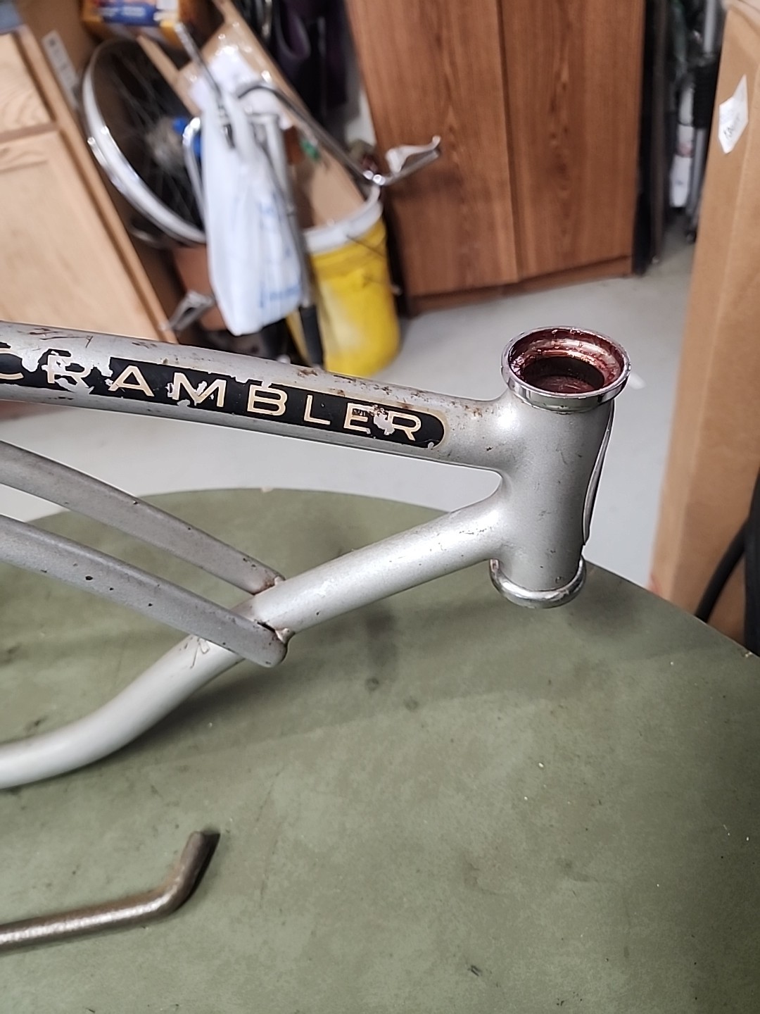 1975 SCHWINN STINGRAY SCRAMBLER BMX 20 INCH SILVER FRAME KICKSTAND HEADBAGE L$$K