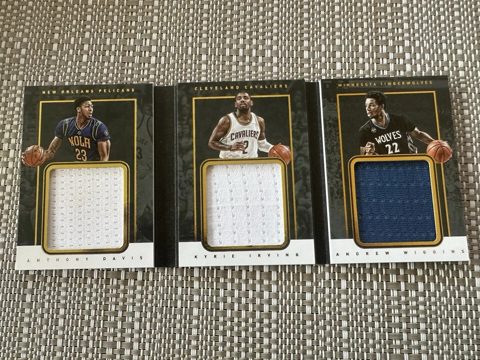 CF Triple Booklet Magnetic Card Holder 130 PT Topps Triple Threads