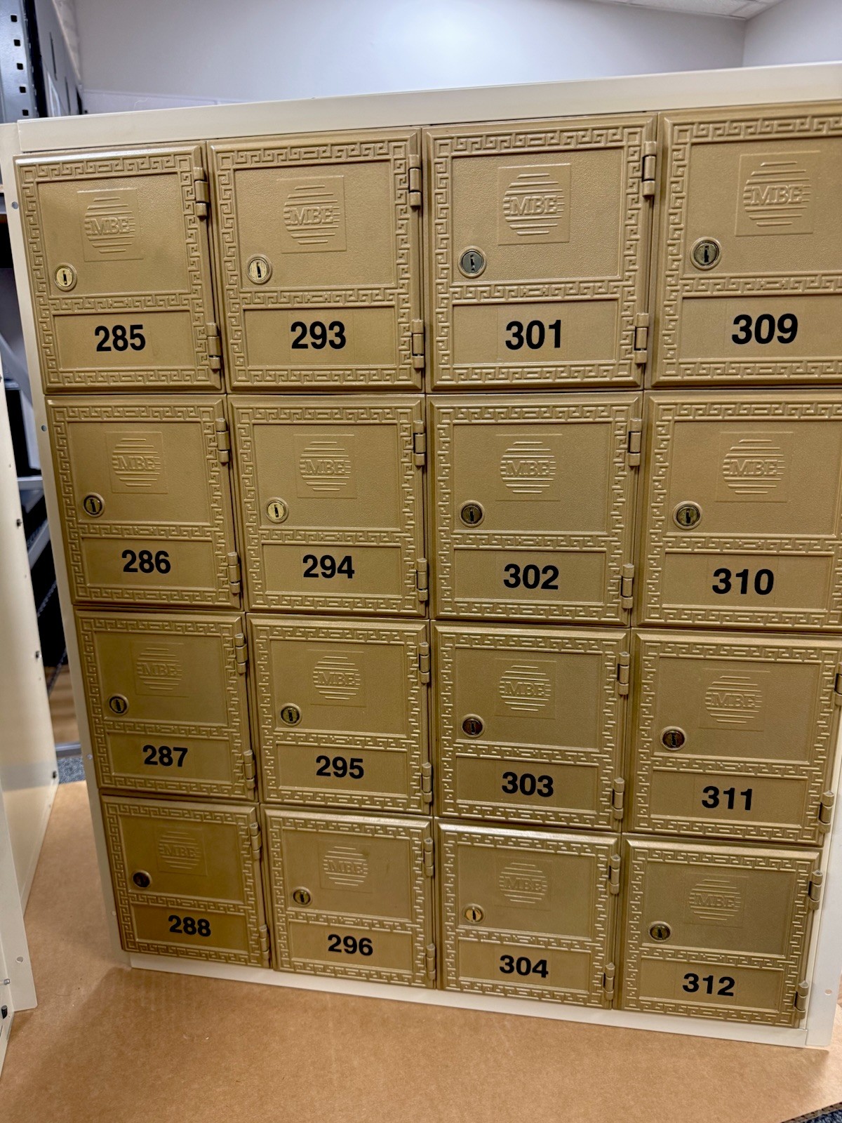 MBE Globe Logo MEDIUM Full-size Mailbox banks w/Key(s)