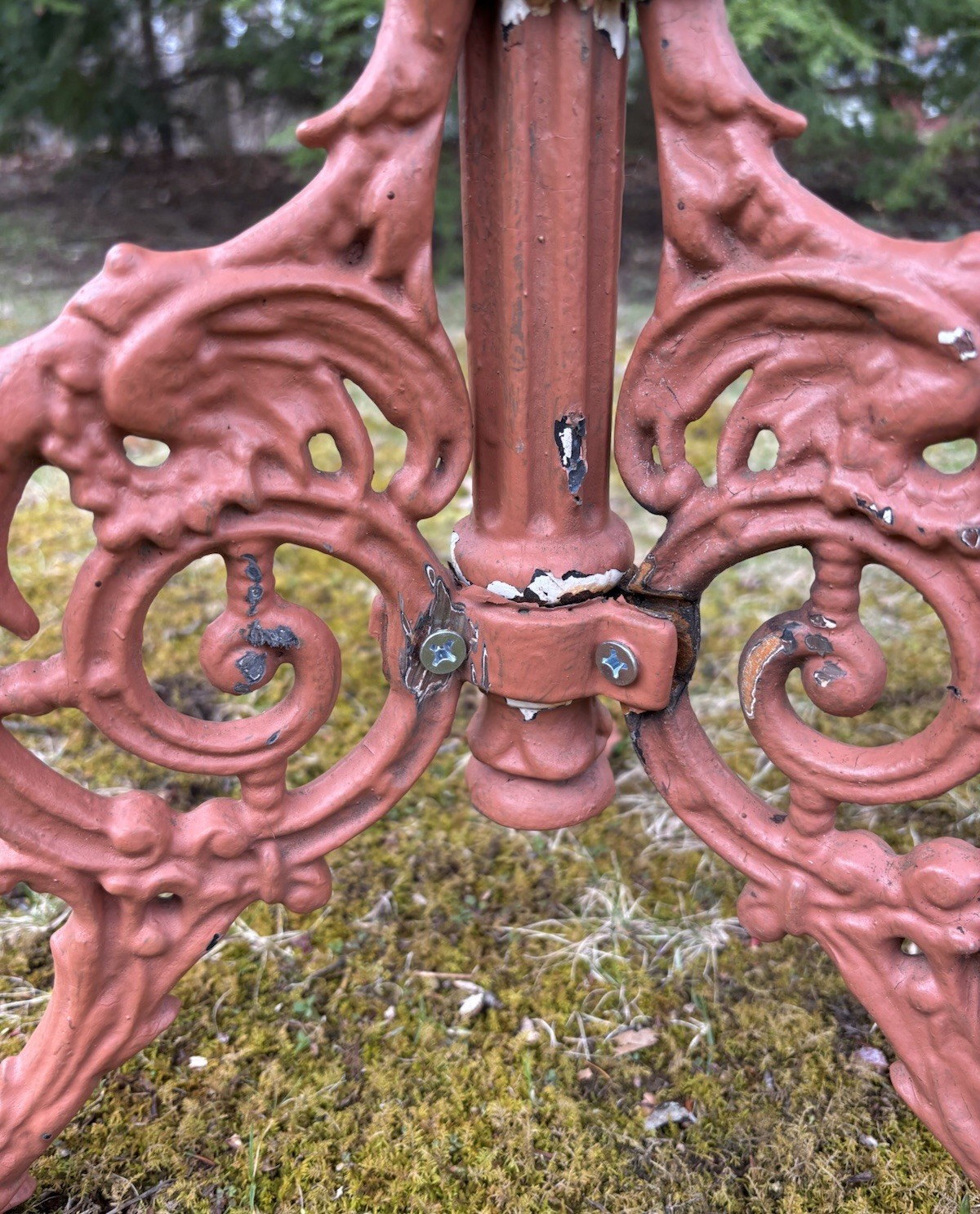 Vintage Victorian Grape Vine Cast Iron Patio Bistro Table GRIFFIN LEGS Garden