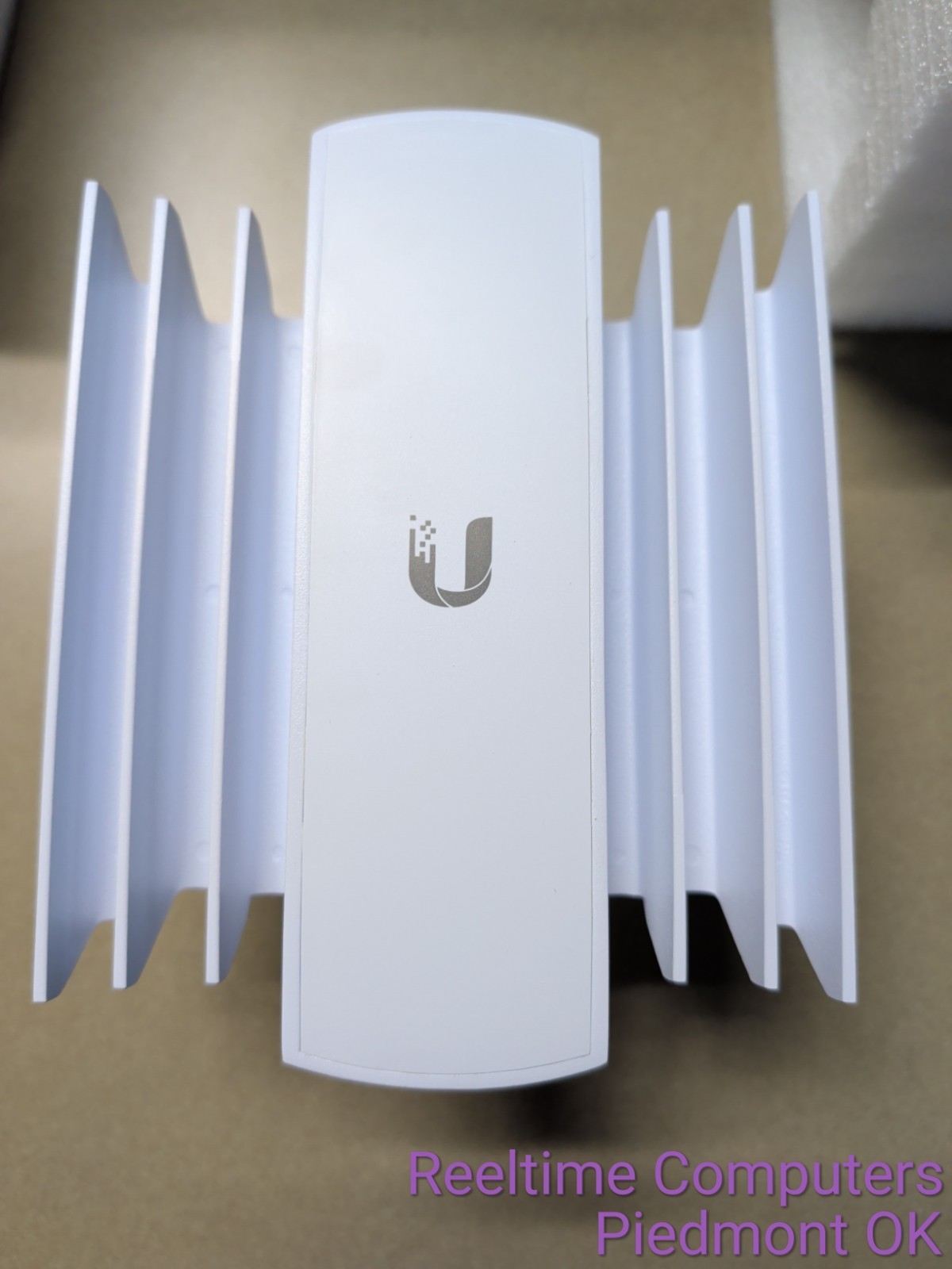 Ubiquiti HORN-5-90 5GHz 90° Beamwidth Isolation Horn Antenna 13 dBi – BNIB