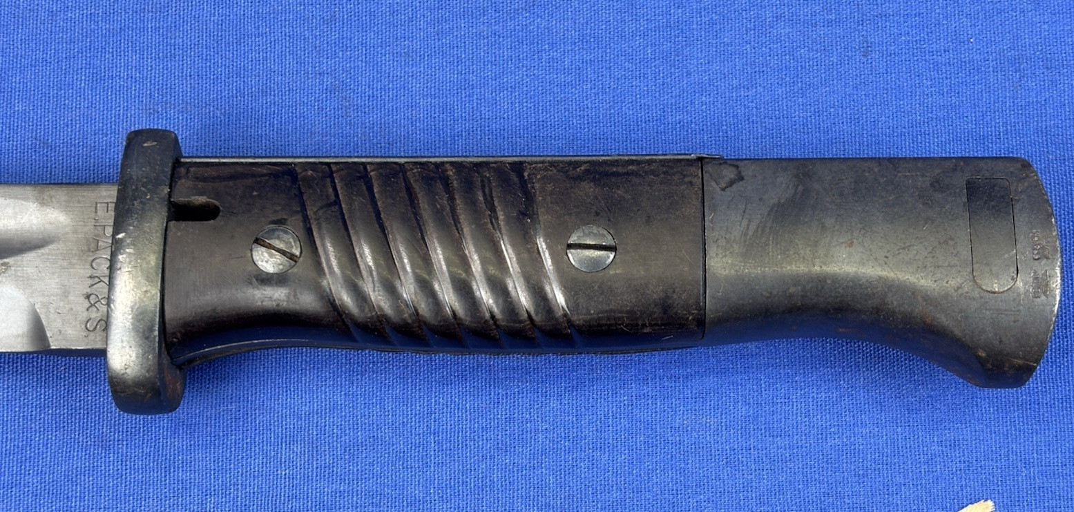 Vintage 1940 German WWII E. Pack & Sohn Bayonet & Scabbard Matching Number Frog