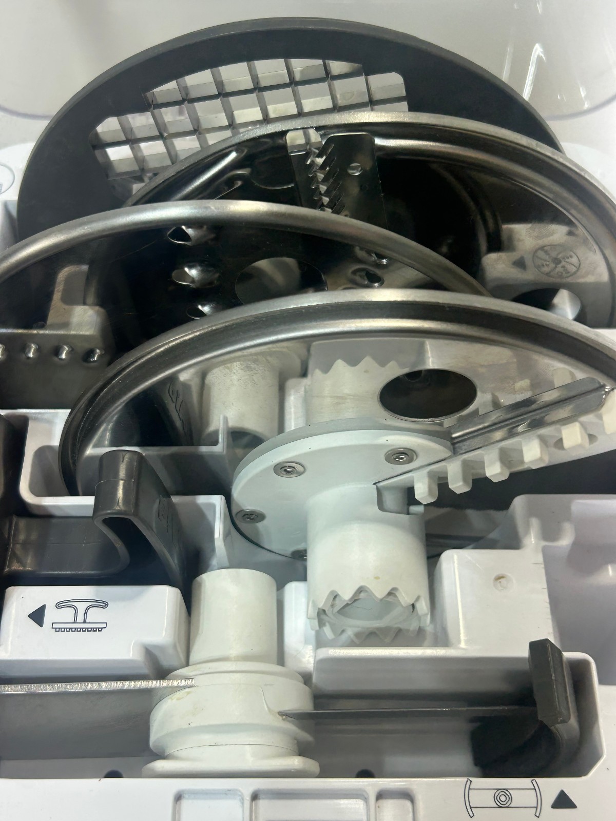 Cuisinart Blade / Disc Holder with 5 Blades