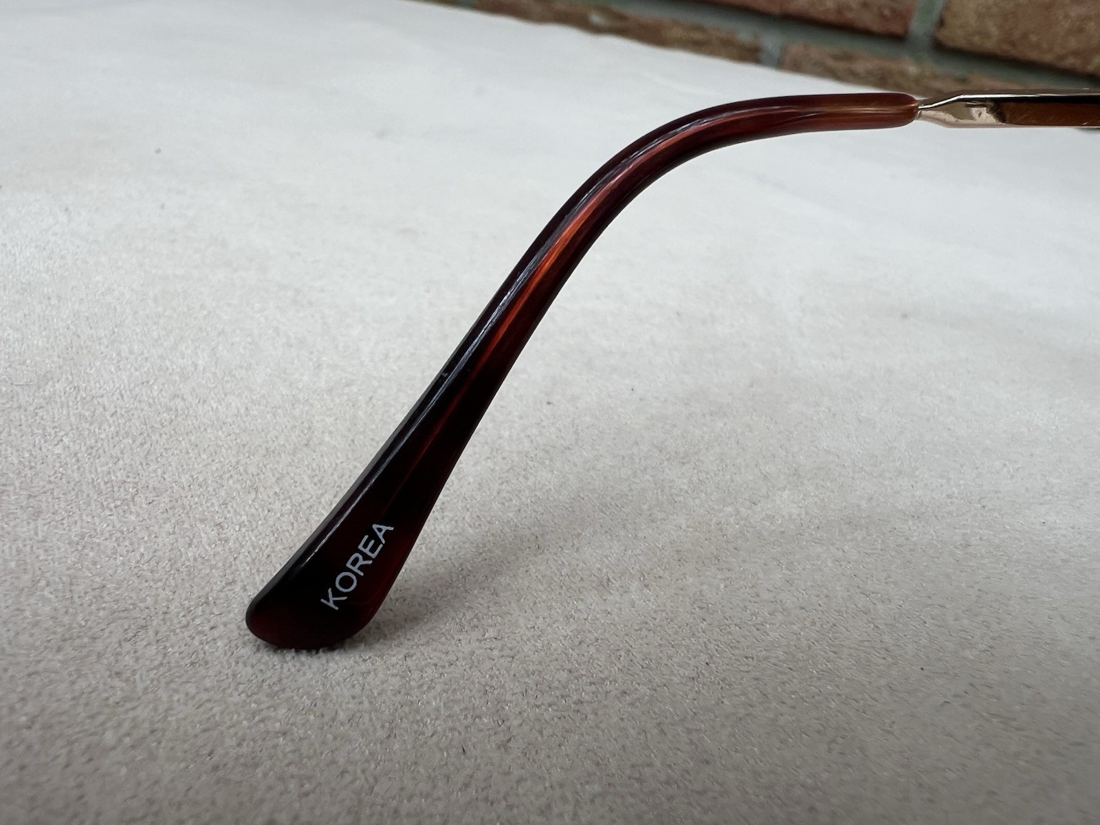 MG Golf Sunglasses Master Grip Aviator - Gold - Black w Clamshell Case Men’s