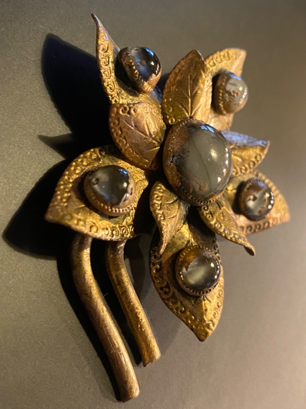 VTG Antique Gold Tone Layered Floral Brooch Gray Glass Cabochon Leaf Flower Pin