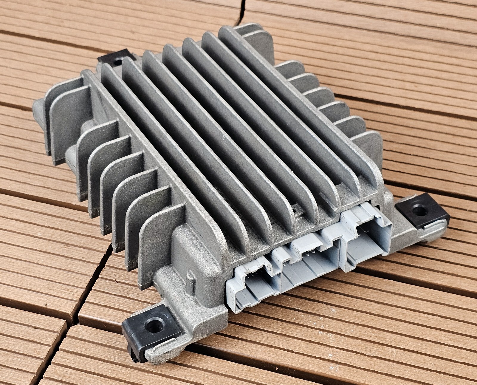 2010-2017 GMC Acadia 25994310 Bose Audio Sound System Amplifier OEM JDM Used